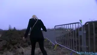 Пикаперу удалось снять блондинку в очках и кончить в пизду