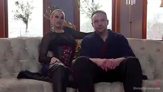 Телочка позволила трахнуть себя рабу, когда выебла очко парня