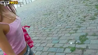 Снял на набережной молодую русскую сучку и повез ебать в жопу