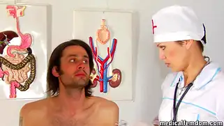Русские медсестры дрочат хуй парню. Порно Eva Berger со зрелой подругой