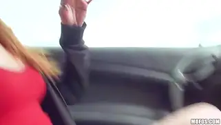 Вывез на машине телку с рыжей пиздой Ella Hughes и трахнул