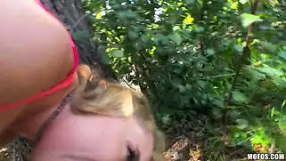Сисястая туристка трахается в походе. Порно видео с Aiden Starr