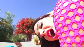 Групповой анал на улице. Порно видео с Valentina Nappi, Anikka Albrite