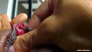 Порно за деньги с телочкой, которая согласилась сосать хуй.