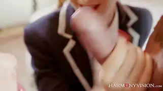 Студенток ебут на кампусе. Порно видео с Stella Cox, Briana Banderas