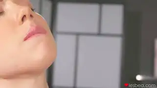 Блондинка и брюнетка лижут писи. Порно видео с Daphne Angel, Katy Rose