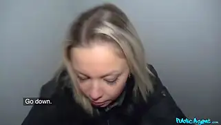 Порно пикап на улице вечером оказался удачным и телку нагнули.