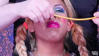 Рабыня с косами делает глубокий минет господину. Порно видео с Desiree Lopez