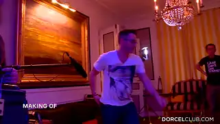 Реальный репортаж со съемок красивого порно с лучшими сучками