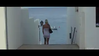 Лесбиянки Gala Brown, Naomi Nevena оказались в джакузи и ласкали киски