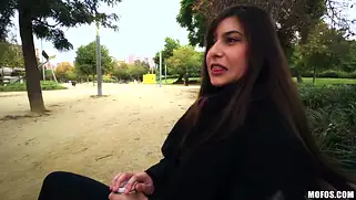 Пикапер на свежем воздухе трахнул в жопу телочку Anya Krey