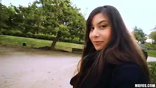 Пикапер на свежем воздухе трахнул в жопу телочку Anya Krey