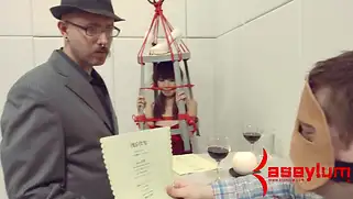 Японская красотка Marica Hase получает от жирного мужика секс.