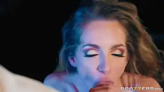 Danny D посмотрел стриптиз от Kimmy Granger и трахнул её.