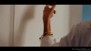 Голые чиксы устроили лесби секс и Abella Danger кончила первая.