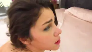 Сексуальная Valentina Nappi любит заниматься анал порно и сосеть