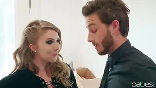 Бородатый красавчик и Lena Paul в страстном порно раком в постели