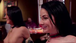 Рабыни Veruca James, Sabrina Banks принимают большой хер во все дыры