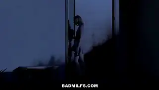 Групповое порно с Katy Kiss, Pepper Hart и сильным самцом.