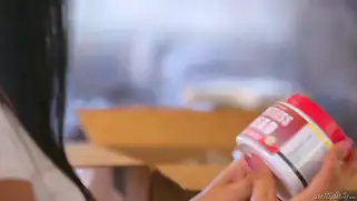 Студентка в очках Gina Valentina получила ганг банг с парнями