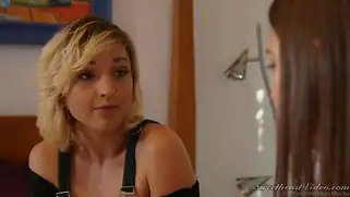Изящные девушки кончают сквиртом. Порно видео с Riley Reid, Eliza Jane