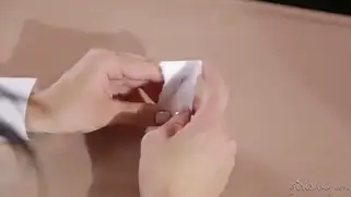 Молодые лесбиянки устроили групповое порно на столе на парах.