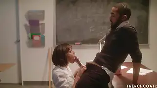 Janice Griffith получает от негра большой член в киску и ротик.