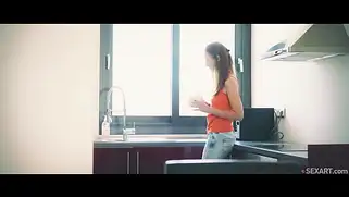 У молодого парня будет секс с рыжей телкой в киску волосатую