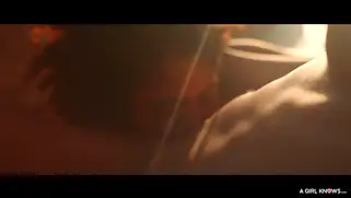Лесбиянки на пляже затеяли красивый межрасовый секс