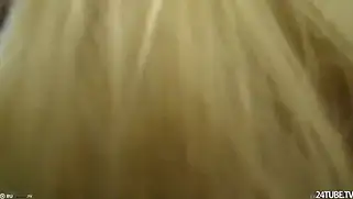 Неутомимый Рокко трахает блондинку и заставляет её сосать ему хуй.