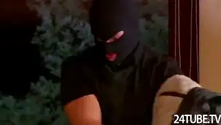 Трахать киску и жопу одновременно - любимое занятие любой шлюхи