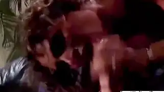 Чувственная латинка с большими сиськами кайфует от секса и получает на лицо.