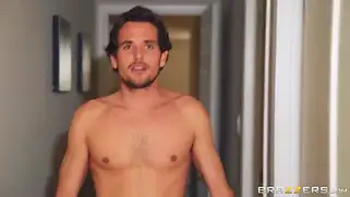 Молодой муж изменяет жене с милфой