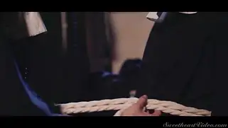 Сексуальные монашки трахаются на улице