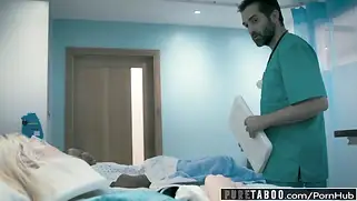 Секс в больнице с молодой пациенткой