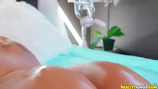 Секс зрелой бабы с огромной жопой