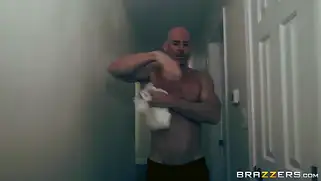 Джонни Синс трахается с сумасшедшей