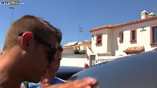 Секс на пляже с группой горячих шлюшек