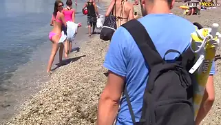 Секс на пляже с группой горячих шлюшек