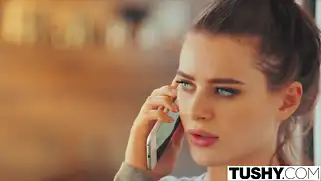 Муж нанял анальщицу, чтобы жена пошлячка воплотила анальные фантазии