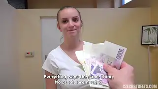 Грудастая чешская массажистка не отказалась от денег из-за просьбы