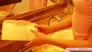 Секс шлюха за деньги выполнит любое пожелание клиента