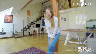 Русская туристка с чехом трахается — у парня хуй здоровый