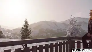 Рыжую красотку русскую в попку класно поимеет лысый
