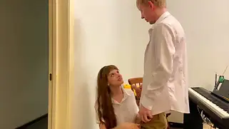 Аня, 18-летняя рыжая, в юбке получает по полной от члена своего препода.
