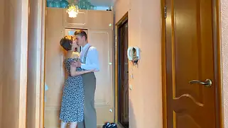 Ретро домашнее видео ебли русской жены на фоне ковра