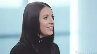 Интересное порно интервью знаменитости перед групповухой