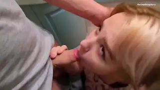 Сосед естественно не за солью пришел, а трахнуть студентку в коротенькой юбочке