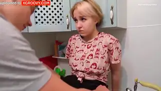 Сосед естественно не за солью пришел, а трахнуть студентку в коротенькой юбочке