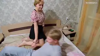 Сосед естественно не за солью пришел, а трахнуть студентку в коротенькой юбочке